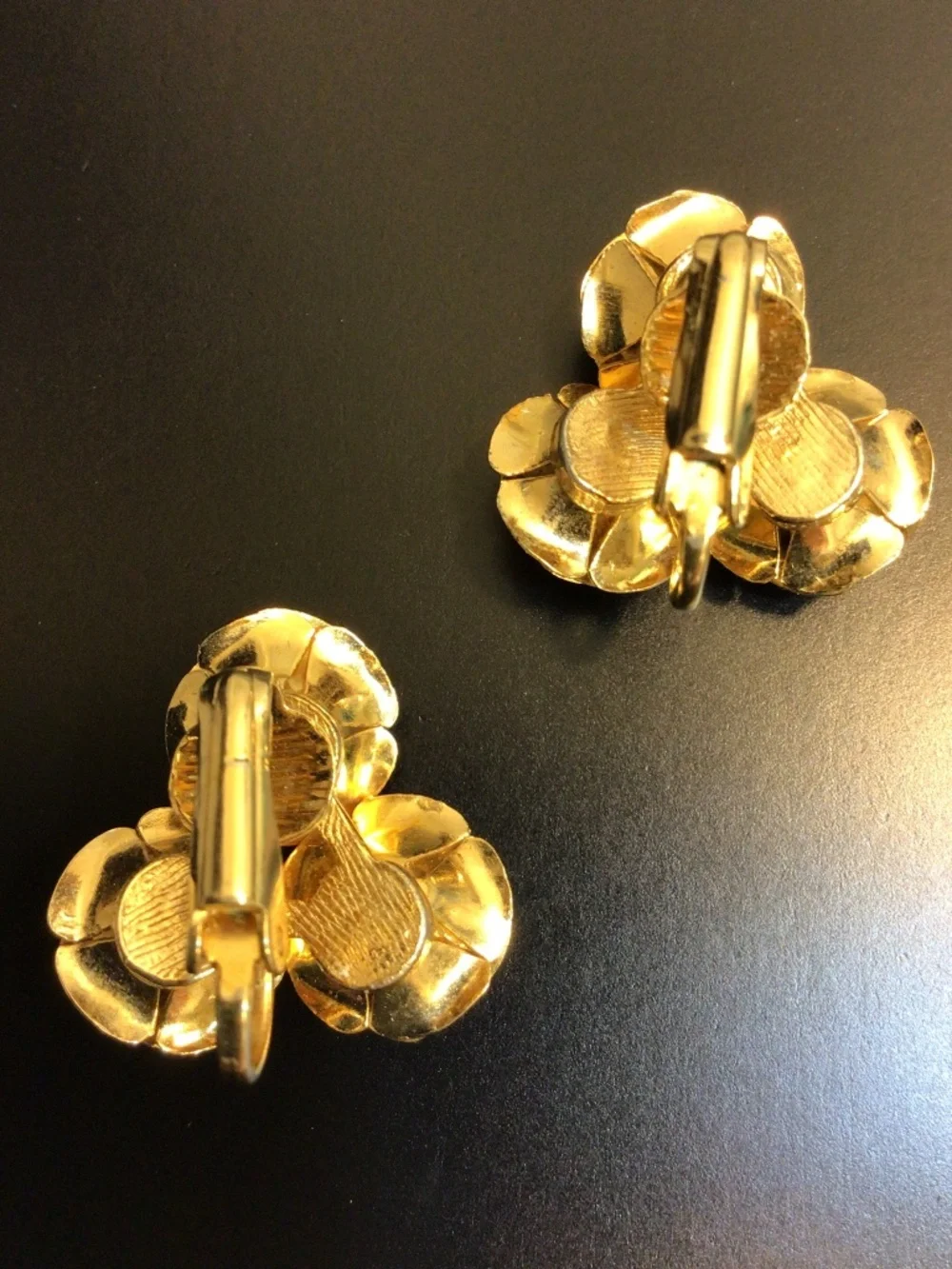 Vintage 1960s Triple Rose Clip On Earrings Gold Tone Mesh Texture Romantic